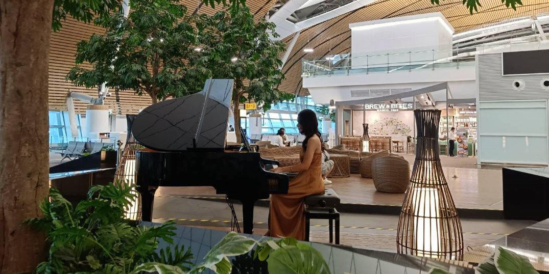 แกรนด์เปียโนและนักดนตรีคุณภาพเพื่อทุกโอกาส @ท่าอากาศยานสุวรรณภูมิ